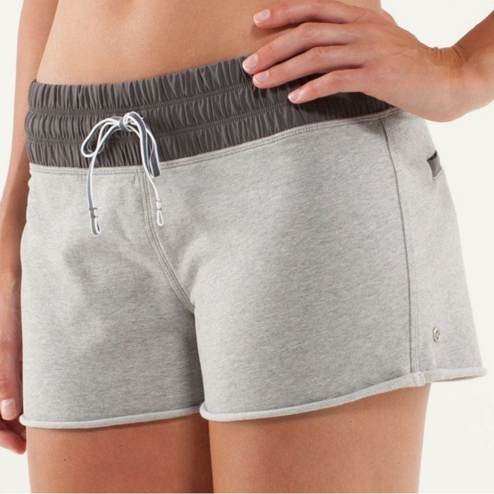 Lululemon Blissed Out Short II – Heathered Medium Grey / Silver Spoon | Size XS